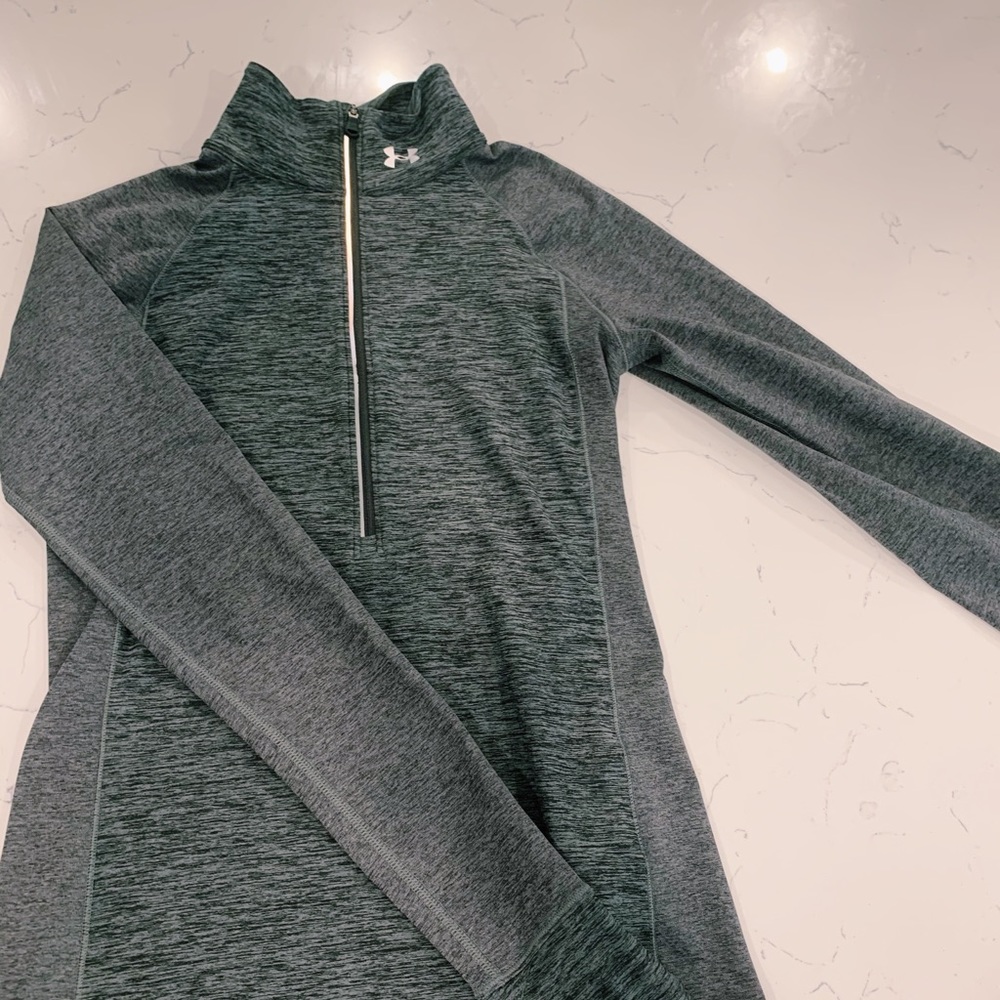 Women’s Under Armour workout long sleeve